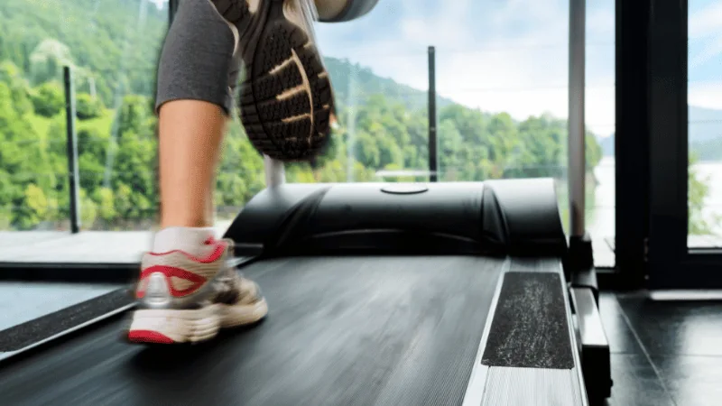 Walking pad features — speed, calories, and compact design